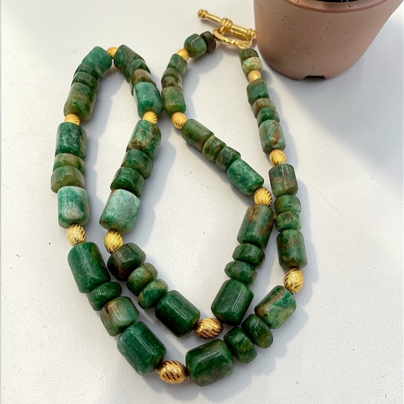 Mineral Grade Emerald Nugget Bead Necklace GoldTone Spacers Toggle Clasp 18” 53g - Picture 11 of 17